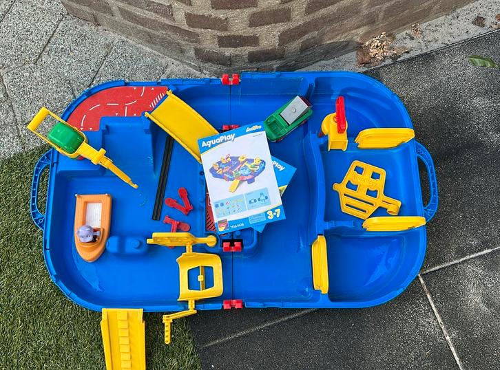Aquaplay lockbox draagbare watertafel met speelgoed, Kinderen en Baby's, Speelgoed | Buiten | Actiespeelgoed, Gebruikt, Ophalen