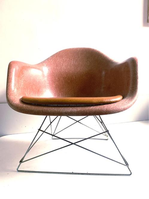 Eames lounge chair cradle base glasvezel, Huis en Inrichting, Fauteuils, Zo goed als nieuw, Overige materialen, 50 tot 75 cm, Minder dan 75 cm