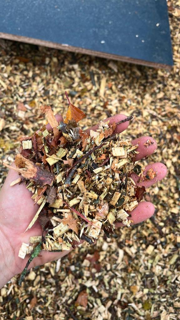 Houtsnippers - thuis geleverd HILVERSUM - boomverzorging, Tuin en Terras, Aarde en Mest, Overige typen, Ophalen of Verzenden