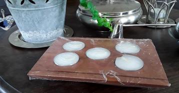 Houten kandelaar - plateau waxinelichthouder - kaarsenplank  beschikbaar voor biedingen