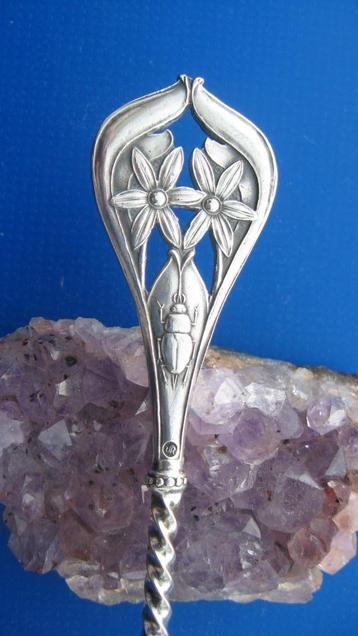 Zilveren en gestileerde natfruit lepel.  beschikbaar voor biedingen