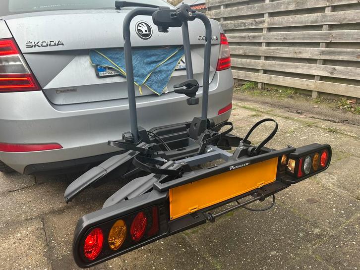 Peruzzo Pure, Auto diversen, Fietsendragers, Zo goed als nieuw, Trekhaakdrager, 2 fietsen, Brede banden, Elektrische fiets, Ophalen