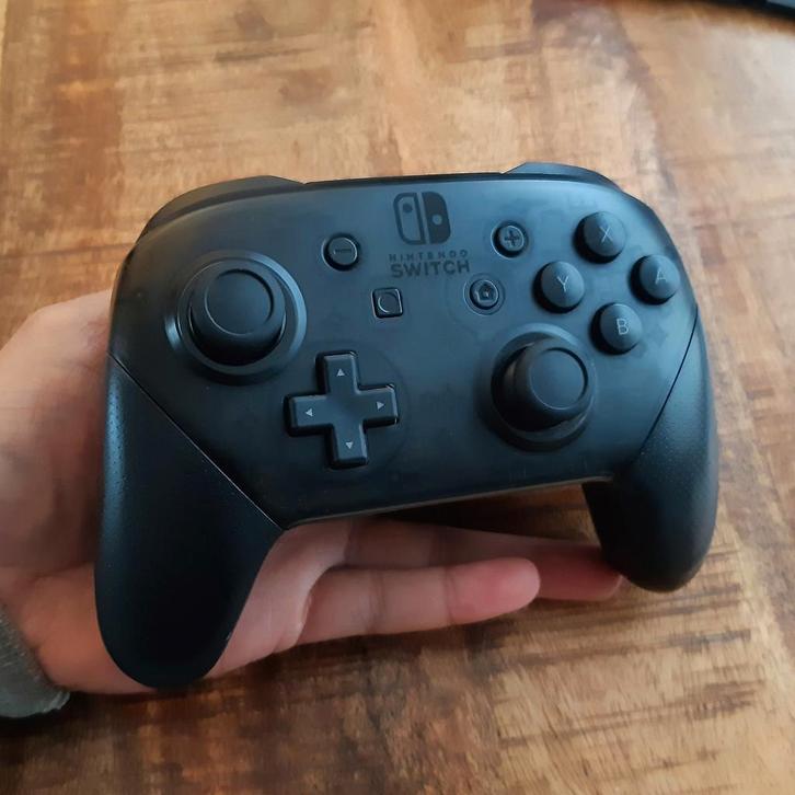 Switch Pro Controller - Nintendo, Spelcomputers en Games, Spelcomputers | Nintendo Consoles | Accessoires, Switch, Overige controllers