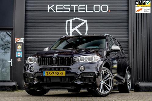 BMW X5 M50d 7p. XDRIVE 381pk NIEUWE MOTOR CARBONZWART/PANO/A, Auto's, BMW, Bedrijf, Te koop, X5, 360° camera, 4x4, ABS, Achteruitrijcamera