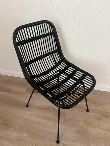 Rotan stoel zwart beschikbaar voor biedingen