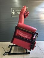 Sta op stoel merk Doge, Huis en Inrichting, Fauteuils, Ophalen, Zo goed als nieuw, Leer, 50 tot 75 cm
