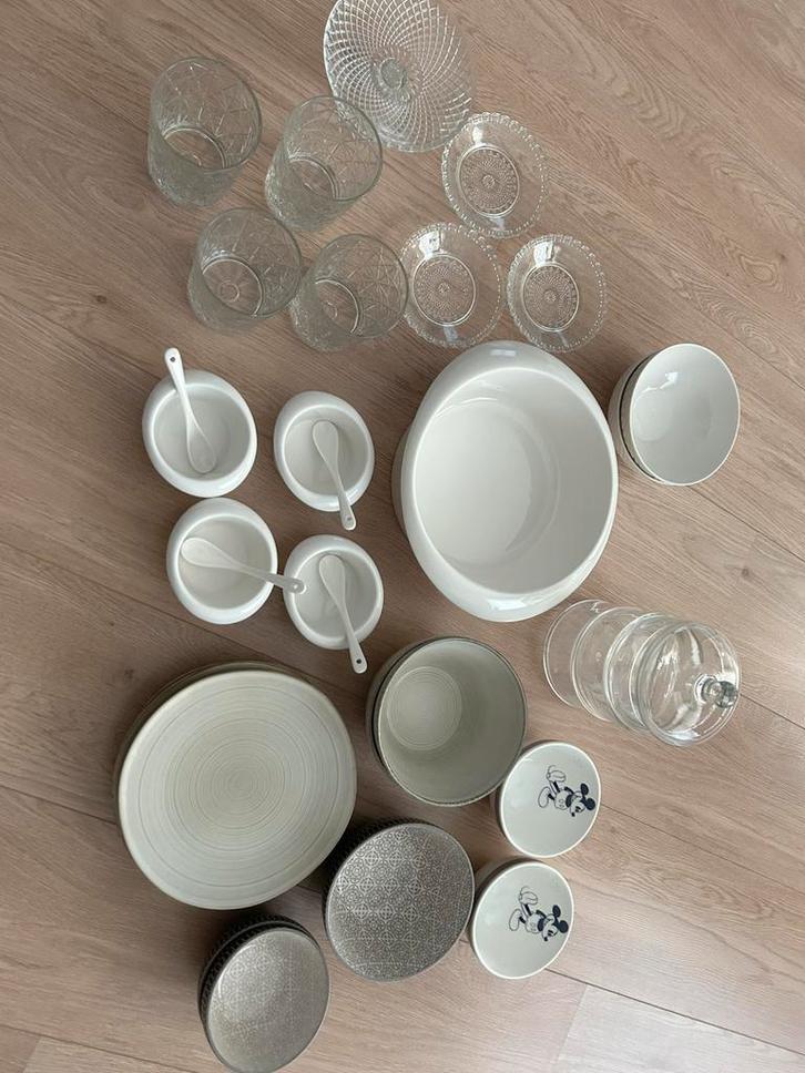 Servies glazen borden 27 stuks, Huis en Inrichting, Keuken | Servies, Zo goed als nieuw, Bord(en), Overige stijlen, Glas, Ophalen