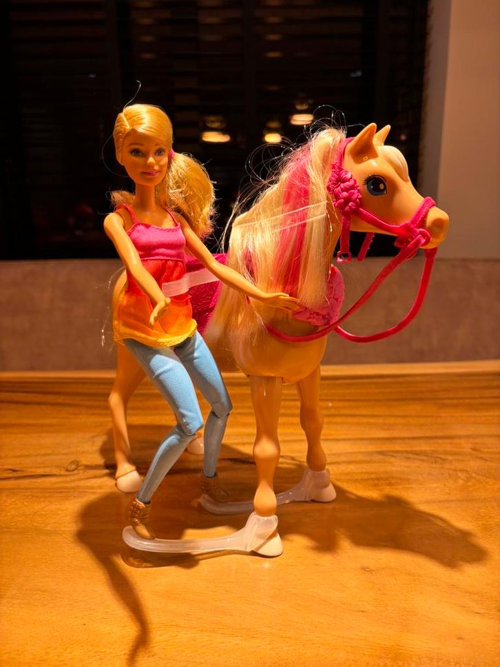 Barbie met dansend paard, Kinderen en Baby's, Speelgoed | Poppen, Barbie, Ophalen of Verzenden