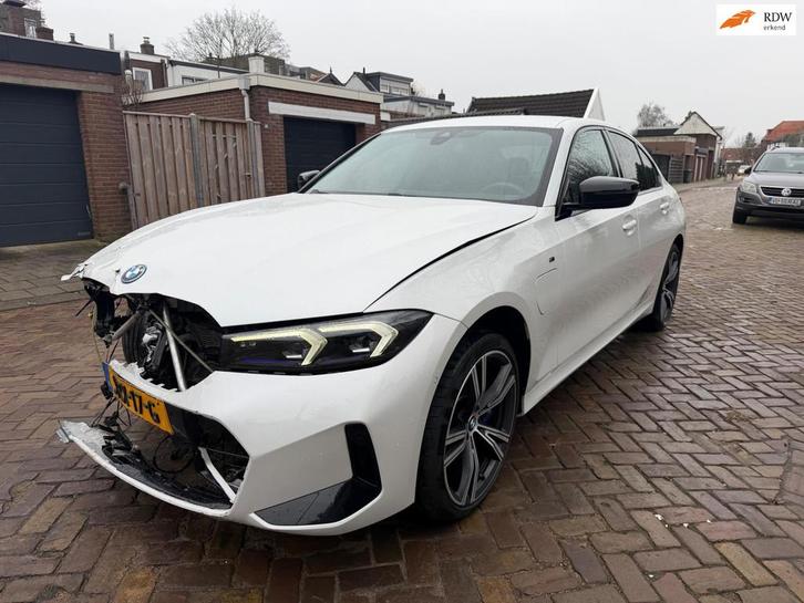 BMW 3-serie 320e M Pakket Curve, Auto diversen, Schadeauto's, BMW, Automaat, Hybride Elektrisch/Benzine, Sedan, Wit