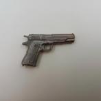 GI Joe Military Police Colt 45 V1 Hasbro 60s, Verzamelen, Poppen, Ophalen of Verzenden, Zo goed als nieuw, Accessoires