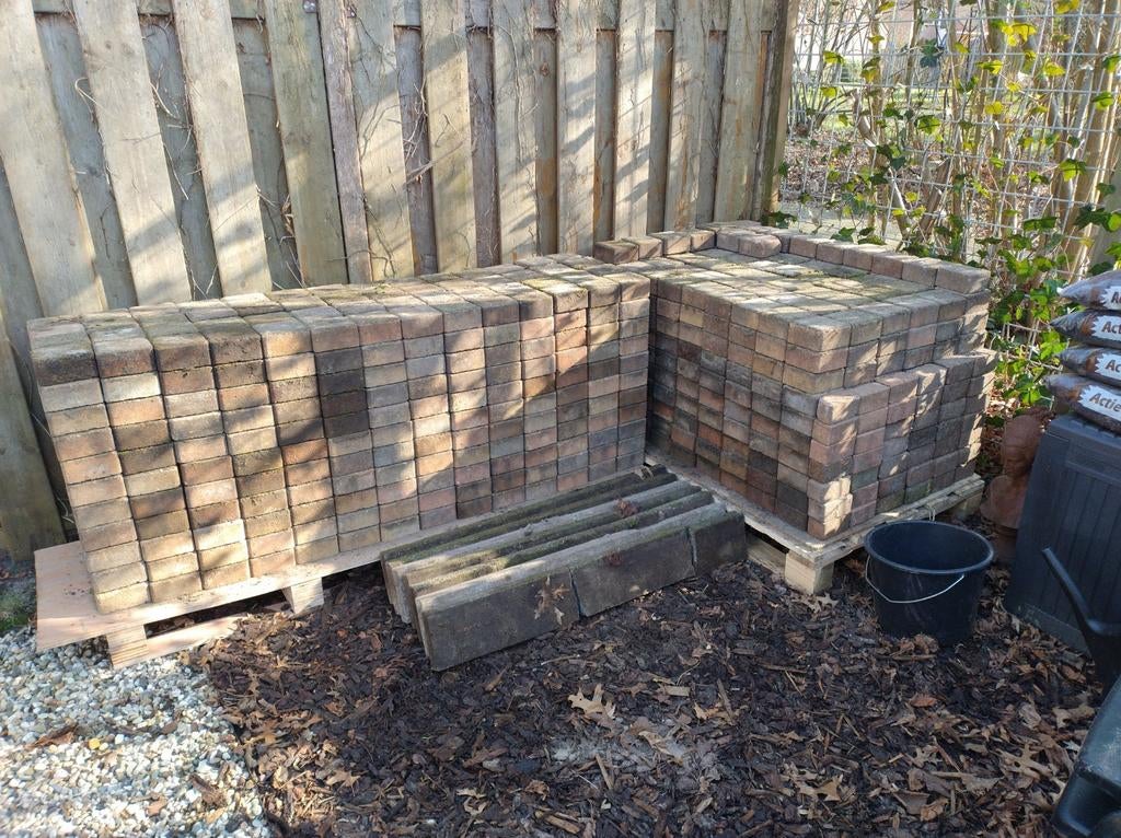 Gratis af te halen: 18m2 Terrasstenen - Rood, Oranje, Geel, Ophalen, Gebruikt, 10 m² of meer, Beton