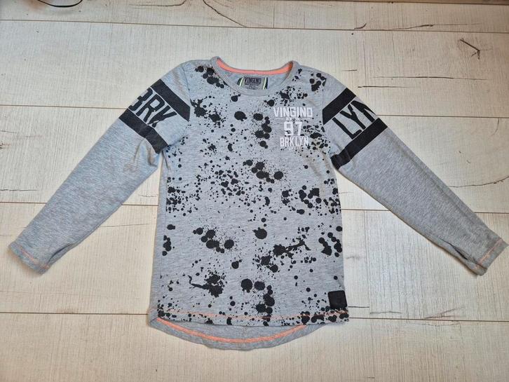 Gave grijze/ zwarte longsleeve mt 128 (Vingino), Kinderen en Baby's, Kinderkleding | Maat 128, Zo goed als nieuw, Jongen, Shirt of Longsleeve