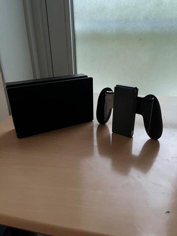 Nintendo switch controller houder en HDMI box beschikbaar voor biedingen