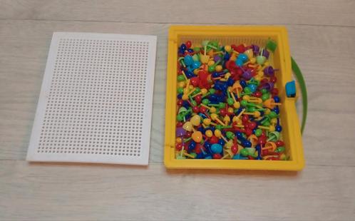 Z.G.A.N QUERCETTI INSTEEK MOZAÏEK KOFFERTJE MET PINNETJES, Kinderen en Baby's, Speelgoed | Educatief en Creatief, Zo goed als nieuw