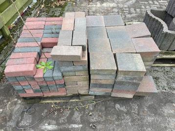 waaltjes  bestrating betonklinkers betontegels beschikbaar voor biedingen