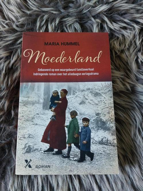 Roman • Maria Hummel - Moederland, Boeken, Romans, Zo goed als nieuw, Ophalen of Verzenden