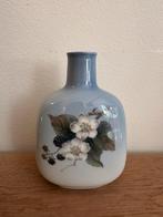 Royal Copenhagen Vaas met Bloemen, Antiek en Kunst, Antiek | Vazen, Ophalen of Verzenden