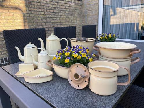 Emaille set keukengerei, Antiek en Kunst, Antiek | Servies compleet, Ophalen of Verzenden