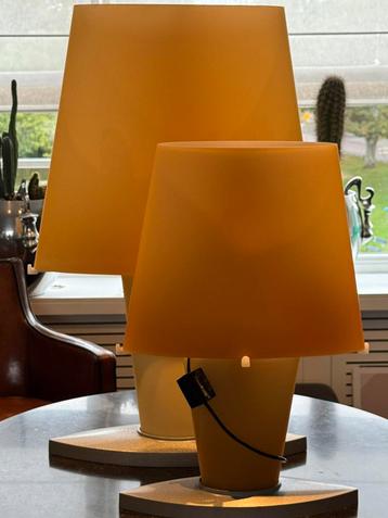 Fontana arte M tafellamp. Model:6064. beschikbaar voor biedingen