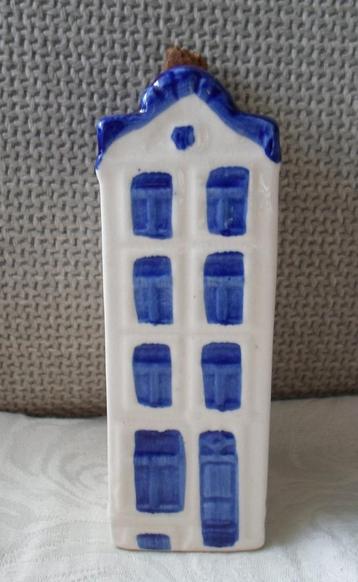 Delfts Blauw keramiek drankflesje /gevelhuis/grachtenpand beschikbaar voor biedingen