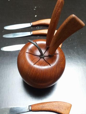 Teak fruitmesjes in appel Pieter v Gelder design. beschikbaar voor biedingen