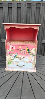 Leuk kastje gepimpt met decoupage, Ophalen