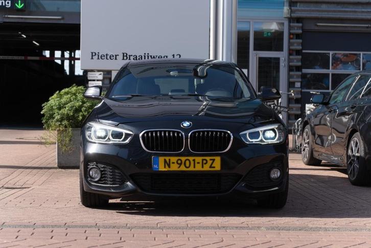 BMW 1-Serie 118i | M-Pakket | LED | Alcantara | Stoel verw, Auto's, BMW, Particulier, 1-Serie, Airbags, Airconditioning, Bluetooth