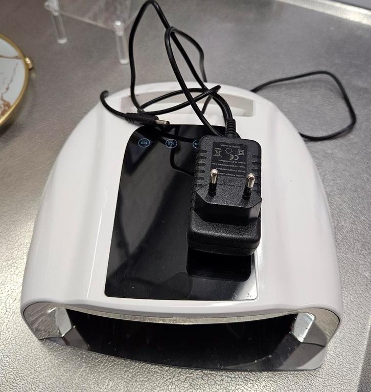 UV LED Lamp voor Nagelverzorging, Witgoed en Apparatuur, Persoonlijke-verzorgingsapparatuur, Nieuw, Hand- en Voetverzorging, Ophalen