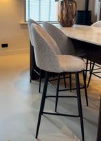 Bouclé barkrukken taupe nieuw! 3 stuks, Huis en Inrichting, Barkrukken, Ophalen, Met voetsteun, 60 tot 90 cm, Nieuw