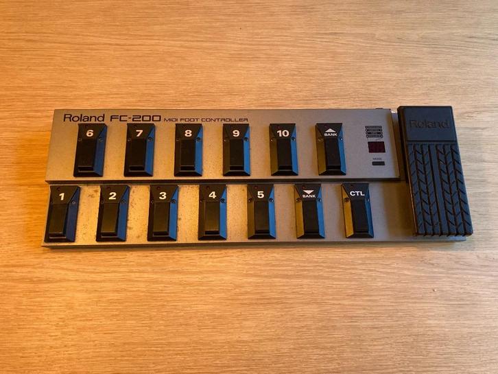 Roland FC-200 MIDI Foot Controller, Muziek en Instrumenten, Midi-apparatuur, Gebruikt, Ophalen of Verzenden
