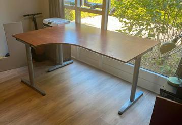 Ruim bureau . Met handige uitsparing 160x120