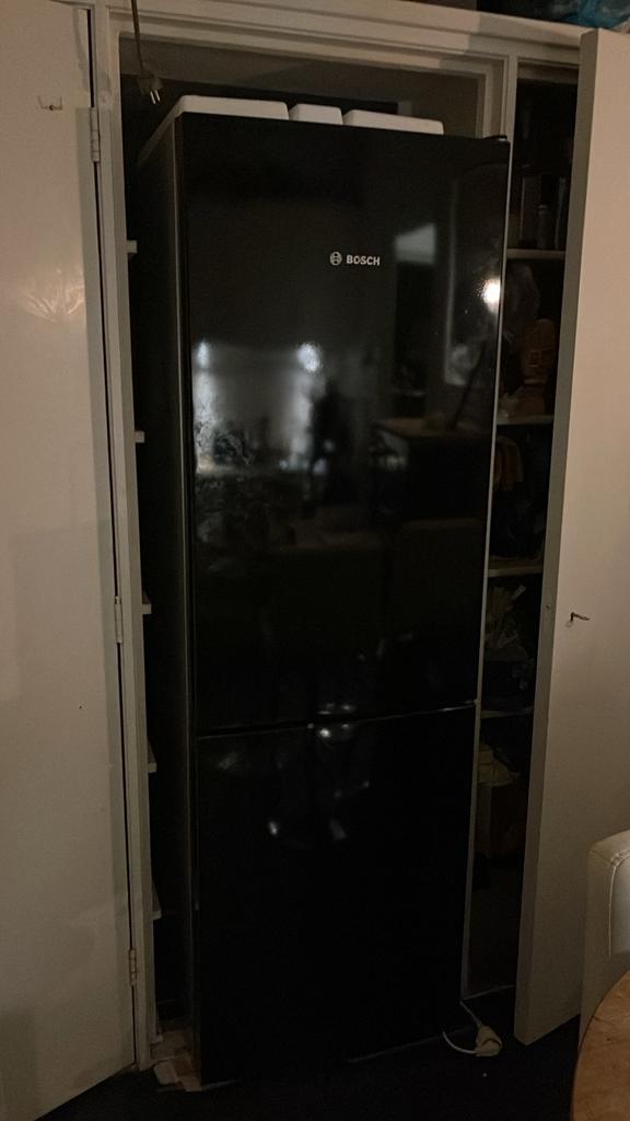 Bosch Koelkast Zwart koel vries combinatie met 3 vrieslades, Witgoed en Apparatuur, Koelkasten en IJskasten, Zo goed als nieuw