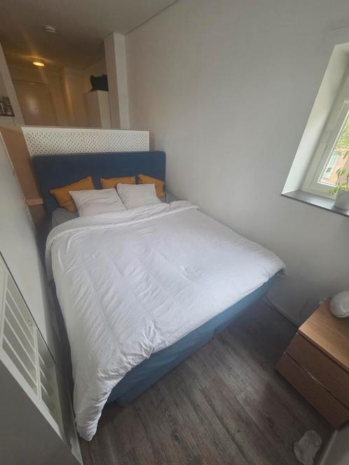 Ikea bed Dunvik blauw 160x200 cm Inc. Matras en topper, Huis en Inrichting, Slaapkamer | Boxsprings, Zo goed als nieuw, 160 cm