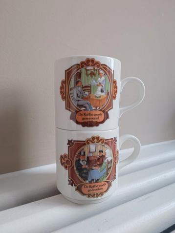 2 vintage Douwe Egberts koffiekopjes  beschikbaar voor biedingen