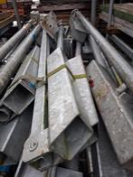 Stut alone gevelstempels, Ophalen, 250 cm of meer, Palen