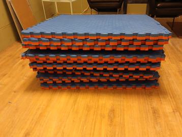 Puzzelmatten   beschikbaar voor biedingen