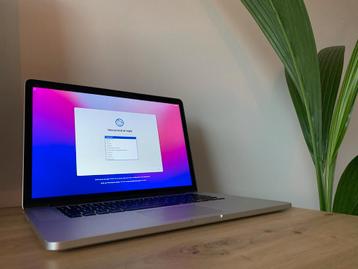 Apple MacBook Pro 15-inch (Quad-Core i7 - 16GB - 500GB SSD) beschikbaar voor biedingen