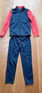 Trainingspak maat 125-132, Kinderen en Baby's, Ophalen of Verzenden, Zo goed als nieuw, Jongen of Meisje, Sport- of Zwemkleding