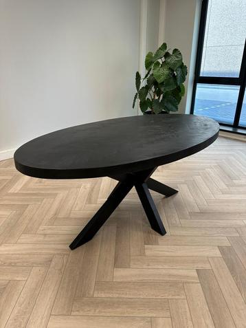 Eettafel Ovaal Visgraat Zwart Mango Hout OUTLET ‼️ beschikbaar voor biedingen