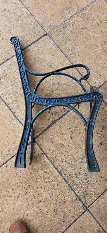 Gietijzeren Bank Pootjes beschikbaar voor biedingen