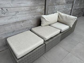 Loungeset met madison kussens beschikbaar voor biedingen