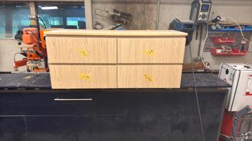 Badmeubel eikenlook beschikbaar voor biedingen