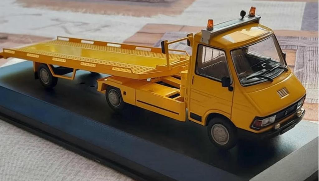 Miniature IXO 1/43 – Citroën C35 Lohr Plateau Et Semi – 1981 – Neuve