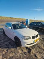 BMW 1-Serie 2.0 116I 3DR 2011 Wit, Auto's, BMW, 1-Serie, Achterwielaandrijving, 1995 cc, Zwart