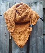 WARME WINTERSJAAL MET SIERSPELD NIEUW, Kleding | Dames, Mutsen, Sjaals en Handschoenen, Ophalen of Verzenden, Nieuw, Maat 38/40 (M)