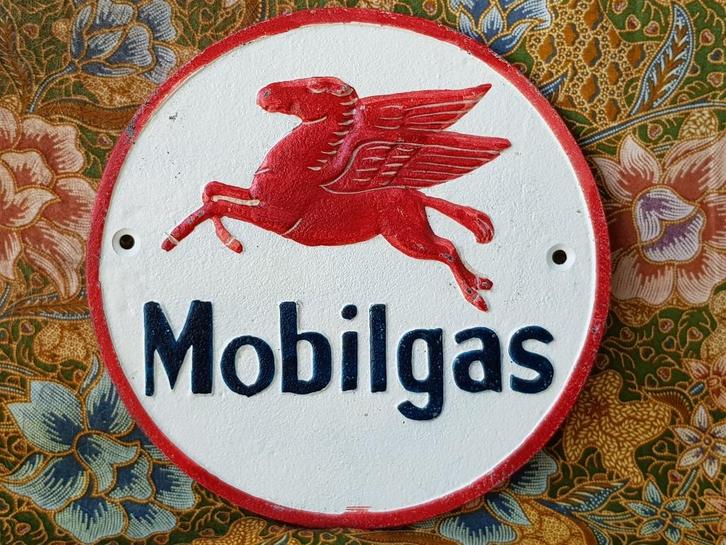 Mooi zwaar vintage Mobilgas bord uit Engeland van ijzer., Antiek en Kunst, Antiek | Woonaccessoires, Ophalen of Verzenden