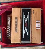 Trekharmonica Mengascini, in nieuwstaat, Muziek en Instrumenten, Accordeons, Ophalen of Verzenden, Zo goed als nieuw, Overige formaten