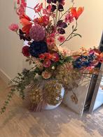 Vaas van kwantum incl bloemen, Huis en Inrichting, Woonaccessoires | Vazen, Ophalen, 50 tot 75 cm, Wit, Aardewerk of Porselein