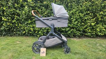 Nuna kinderwagen ( reisbak) beschikbaar voor biedingen