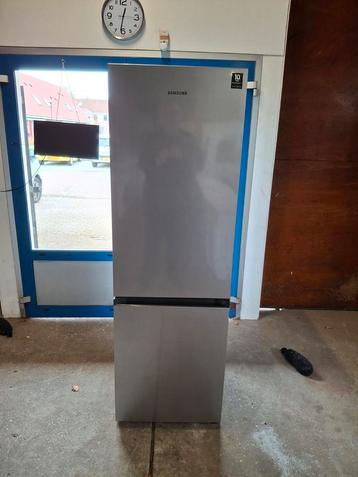 Samsung koel-vriescombinatie rvs look  beschikbaar voor biedingen